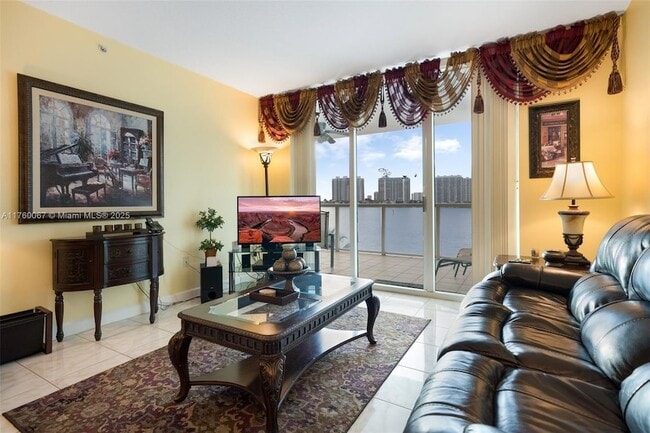 18100 N Bay Rd in Sunny Isles Beach, FL - Building Photo - Building Photo
