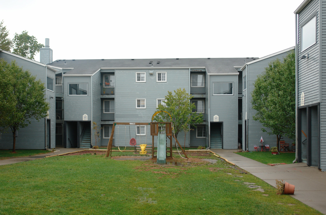 Park Acres Apartments & Townhomes in Minneapolis, MN - Building Photo