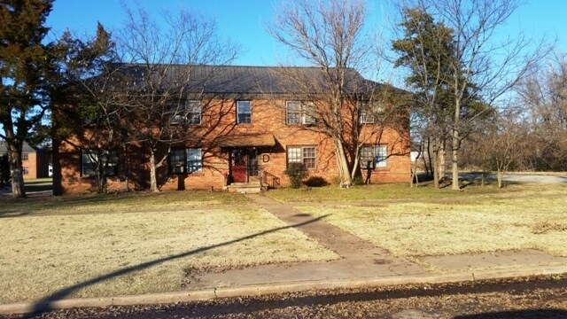 Pine Maple Apartments in Duncan, OK - Building Photo