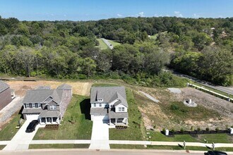 102 Crosby Dr in Mount Juliet, TN - Building Photo - Building Photo