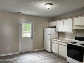 117 Mesa Ln in Jacksonville, NC - Building Photo - Building Photo