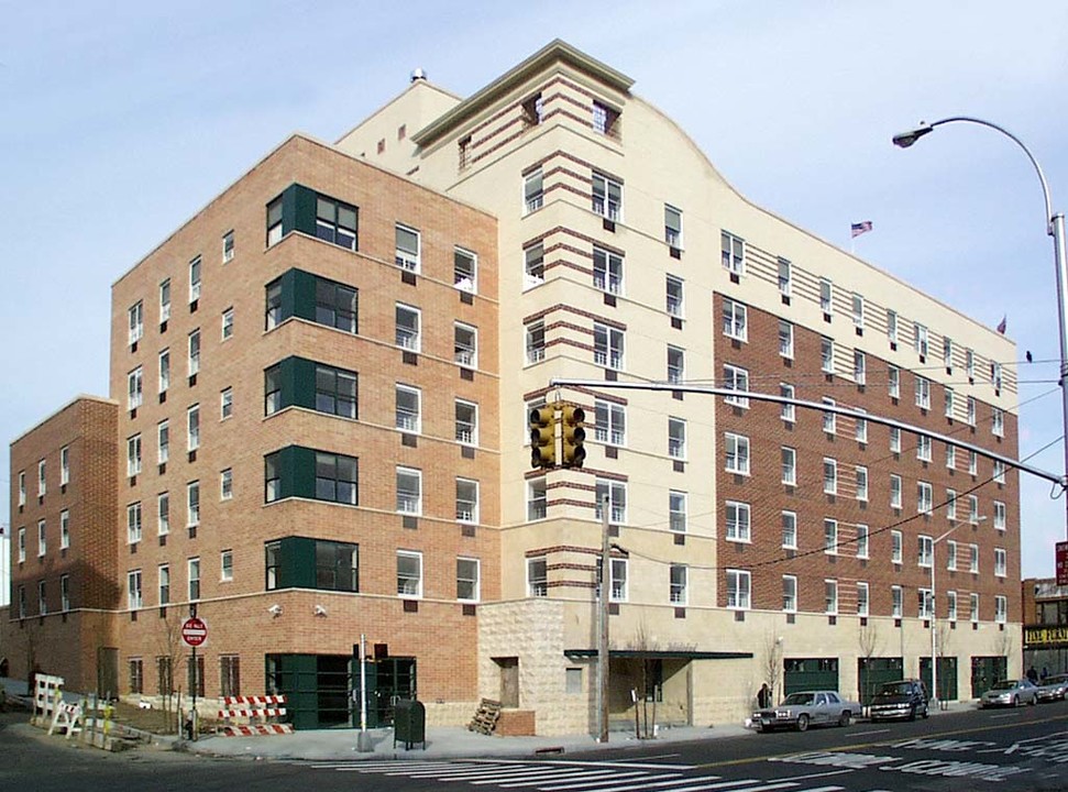 La Puerta de Vitalidad in Bronx, NY - Foto de edificio