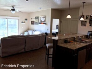 2715 Bobcat Dr in Ames, IA - Building Photo - Building Photo