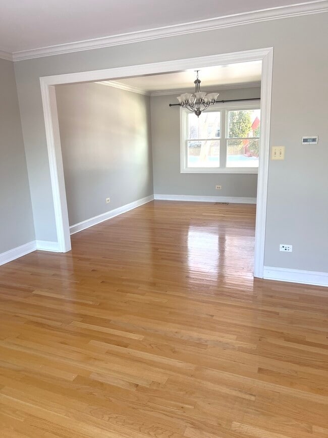 7213 Bateman St in Downers Grove, IL - Building Photo - Building Photo