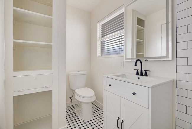 property at 1915 McDuffie St