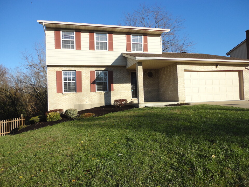 6404 Holloway Dr in Middletown, OH - Building Photo