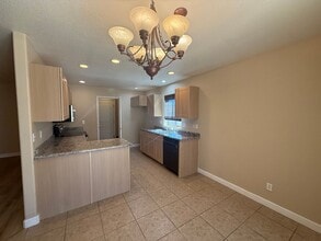 3925 E Potter Ave in Kingman, AZ - Building Photo - Building Photo
