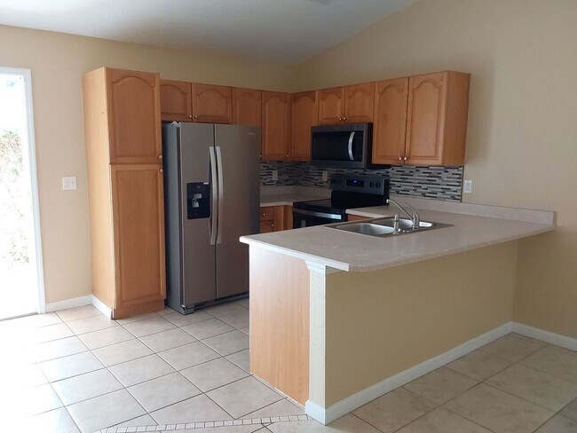 10 Ponderosa Ln in Palm Coast, FL - Building Photo - Building Photo
