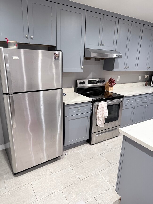 2241 Village Ct, Unit 2 in Belmont, CA - Building Photo - Building Photo