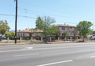 Oak Hill Apartments in San Fernando, CA - Building Photo - Building Photo