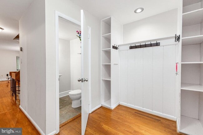 11719 Newbridge Ct in Reston, VA - Building Photo - Building Photo
