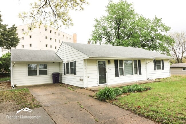 property at 2332 Bellehaven Rd