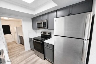 929 Derbyshire Rd in Daytona Beach, FL - Building Photo - Building Photo