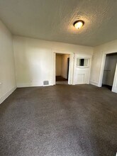 647 Sherman St in Akron, OH - Building Photo - Building Photo