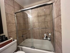 5821 Oakwood Dr, Unit F in Lisle, IL - Building Photo - Building Photo