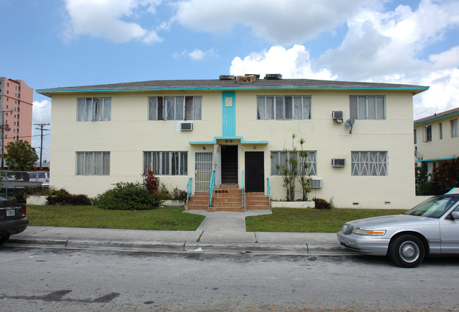 2135-2155 NW 6th St in Miami, FL - Building Photo - Building Photo