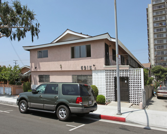 6913 Stafford Ave in Huntington Park, CA - Building Photo - Building Photo