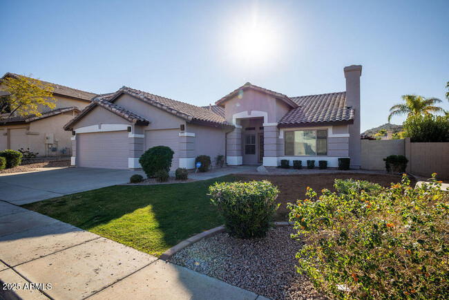 property at 1711 E Mohawk Ln