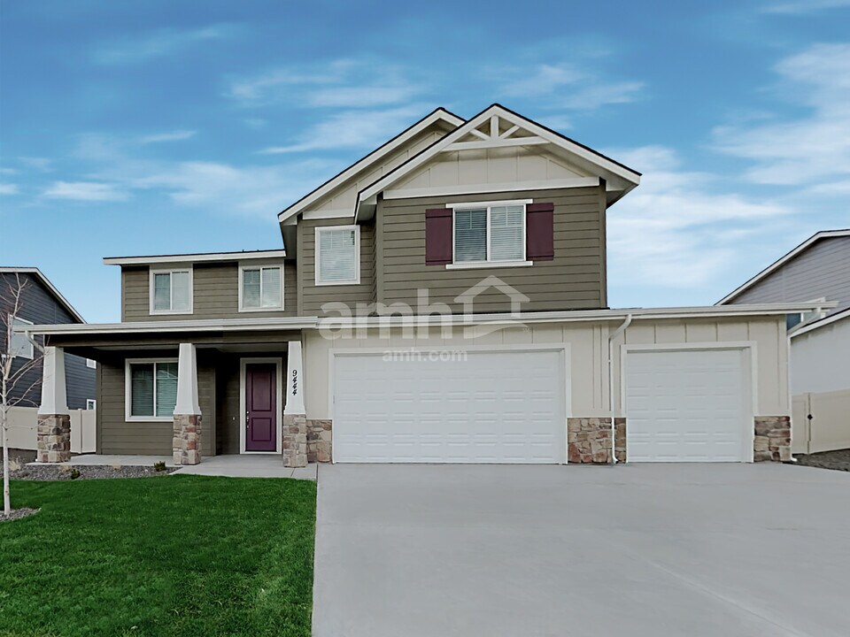 9444 W Chino St in Star, ID - Building Photo