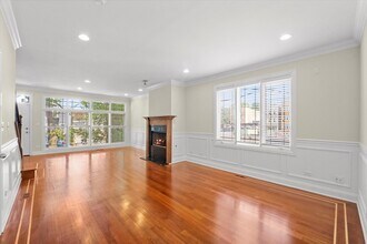 2415 W Palmer St in Chicago, IL - Building Photo - Building Photo