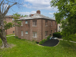 Flats on Lilly in Columbus, OH - Building Photo - Building Photo