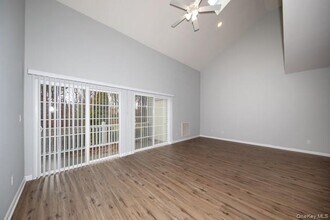 33 Fairfield Ln in Mastic Beach, NY - Building Photo - Building Photo