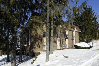 Holiday Gardens Leonard in Grand Rapids, MI - Foto de edificio - Building Photo