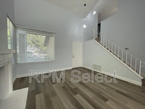 1092 Millet Way in Sacramento, CA - Building Photo - Building Photo