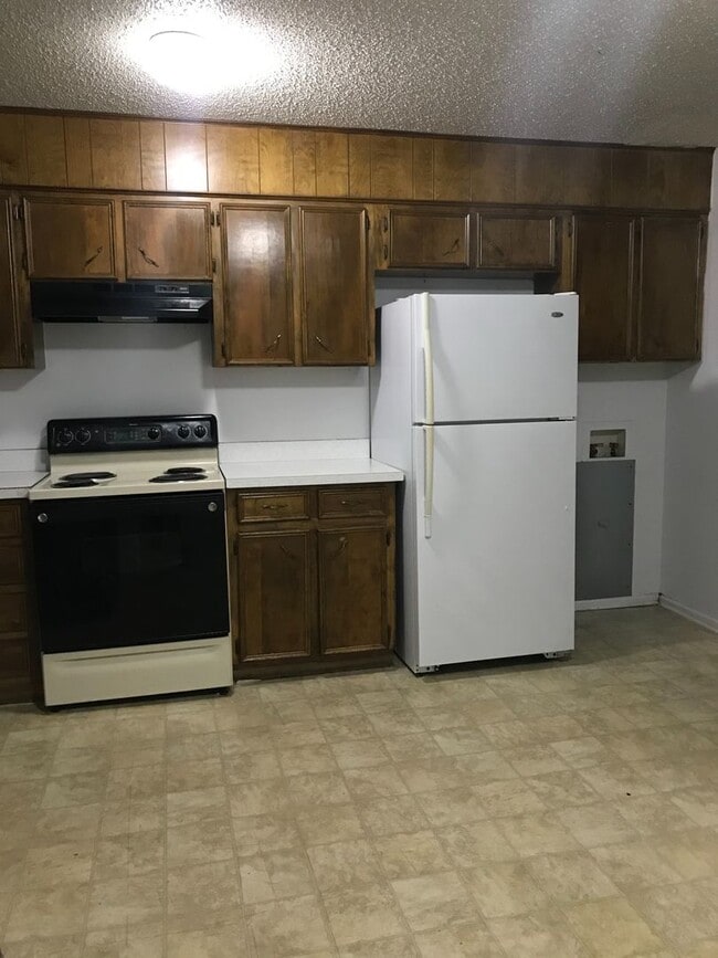 property at 2603 E Sunset Cir