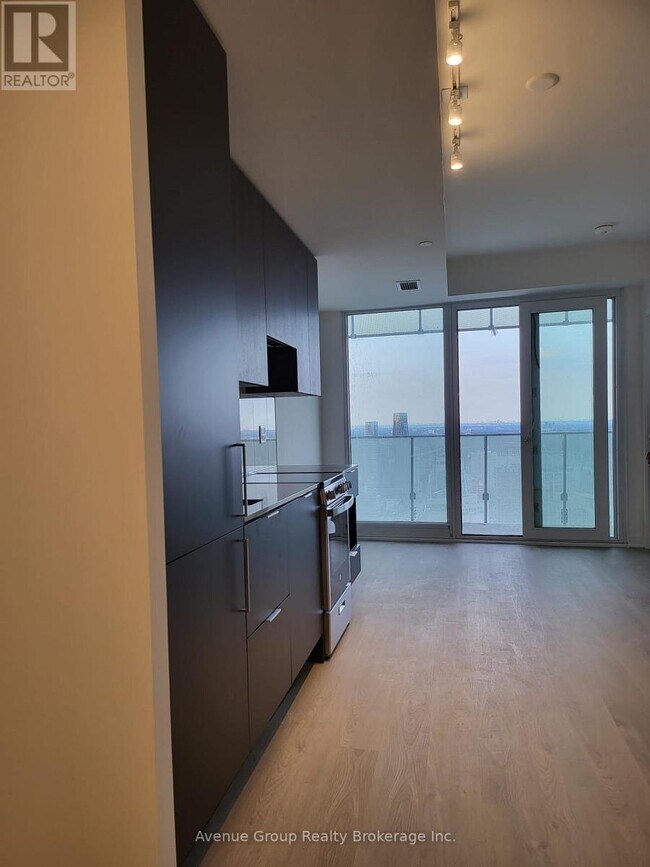 3900 Confederation Pkwy in Mississauga, ON - Building Photo - Building Photo