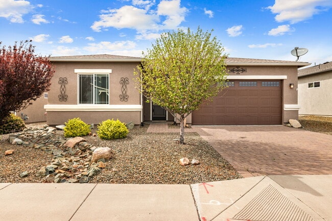 property at 946 N Diaz St