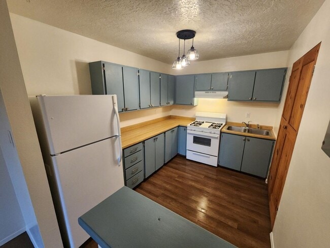 1715 Siri Dharma Ct in Santa Fe, NM - Foto de edificio - Building Photo