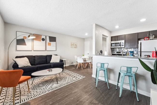 2101 Elmont Dr in Austin, TX - Building Photo - Building Photo