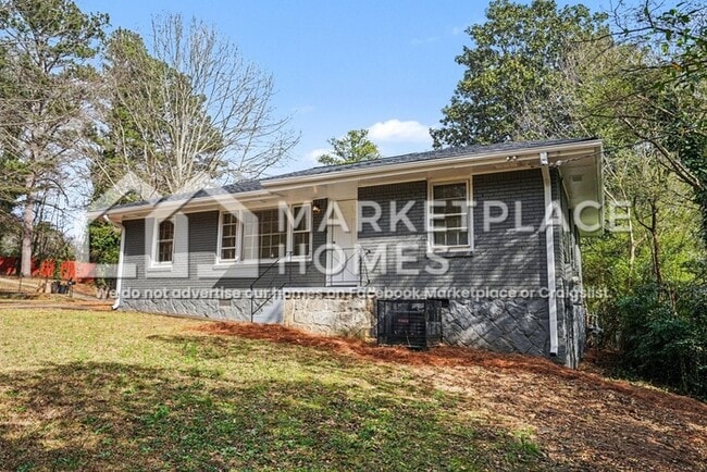 2038 E Lilac Ln in Decatur, GA - Building Photo - Building Photo