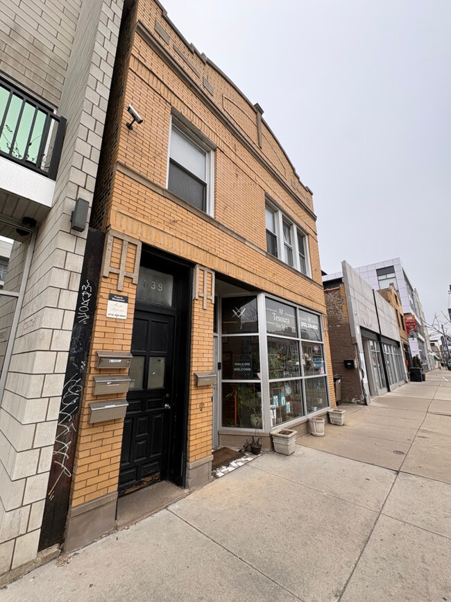 property at 839 N Ashland Ave