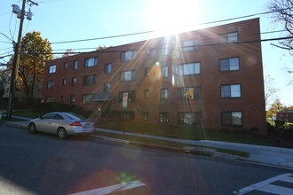 1031 Michigan Ave NE in Washington, DC - Building Photo - Building Photo