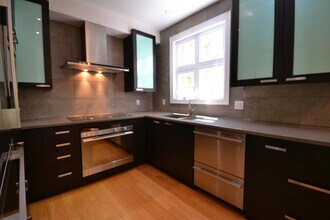 11 Oak Park Private in Ottawa, ON - Building Photo - Building Photo