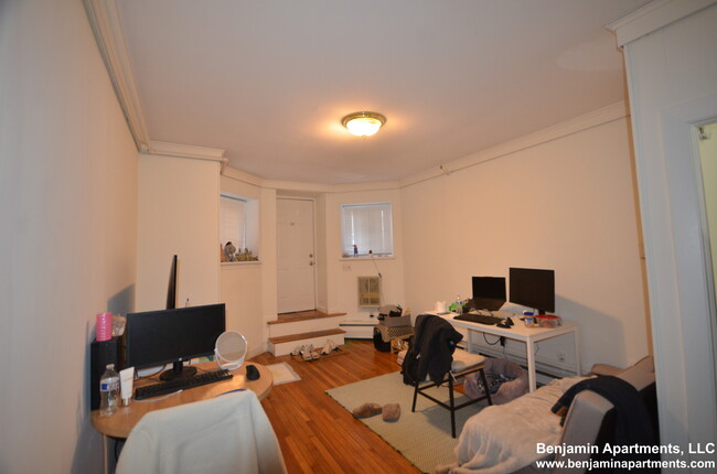 511 Beacon St, Unit 1