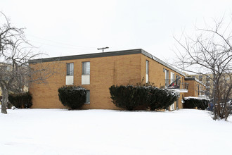 Brookview Commons Apartments in Cleveland, OH - Building Photo - Building Photo