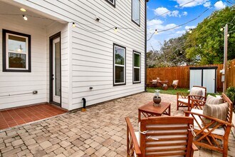 6635 T C Jester Blvd in Houston, TX - Building Photo - Building Photo