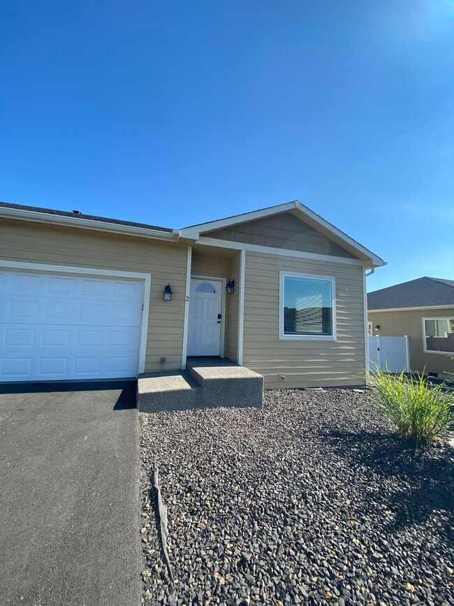 Powerhouse Villas in Yakima, WA - Foto de edificio - Building Photo
