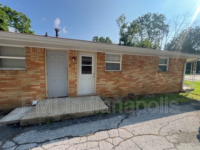 property at 228 S Green St