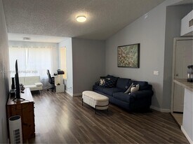 1306O0 Vista Isles Dr in Sunrise, FL - Building Photo