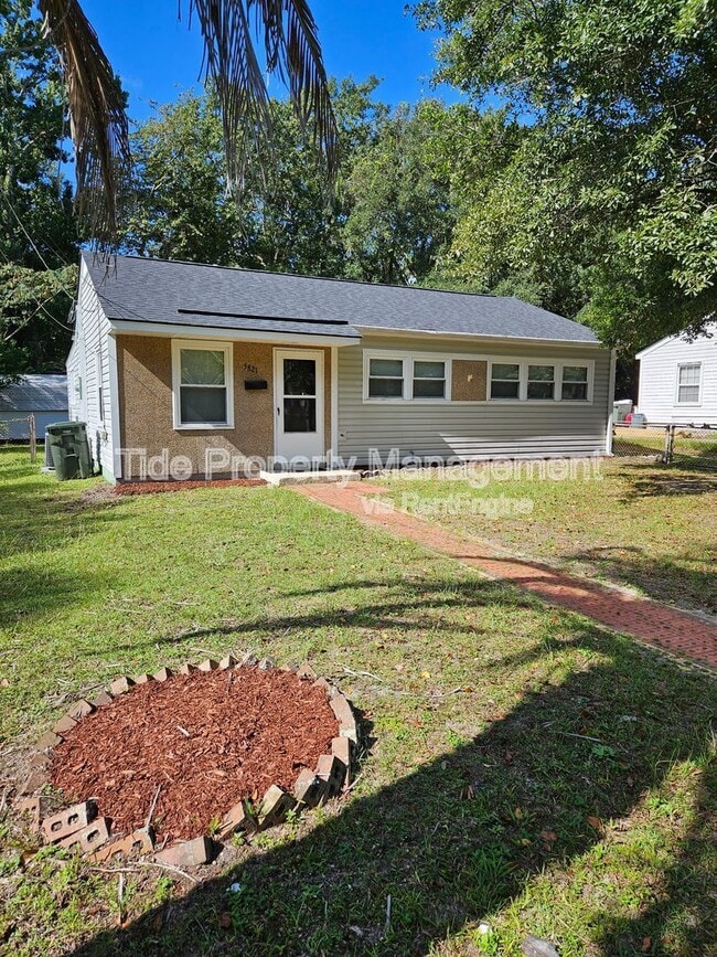 5821 Robinhood Dr in Hanahan, SC - Building Photo - Building Photo