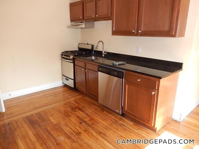 5-7 Blake St., Unit 4 in Cambridge, MA - Building Photo - Building Photo