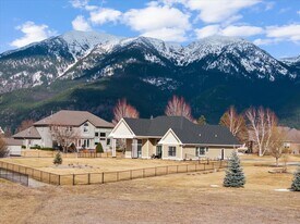 1228 Quail Ridge Dr in Kalispell, MT - Building Photo