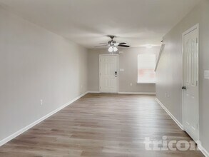 4936 Broad Leaf Ct in Dallas, NC - Building Photo - Building Photo