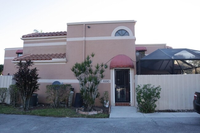 6190 Seven Springs Blvd in Greenacres, FL - Building Photo - Building Photo