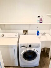 2004 Fort Pemberton Ct in Dumfries, VA - Foto de edificio - Building Photo