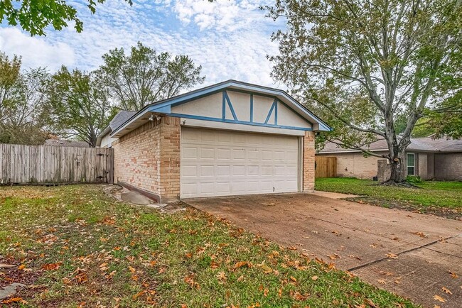 10051 Spotted Horse Dr in Houston, TX - Building Photo - Building Photo